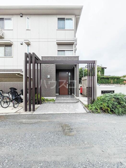 14/20 エントランス