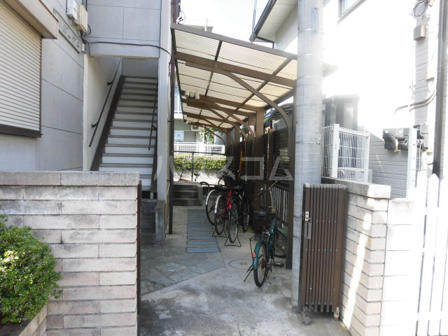 21/29 エントランス