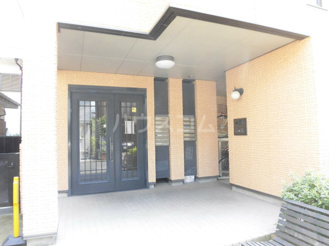 22/30 エントランス