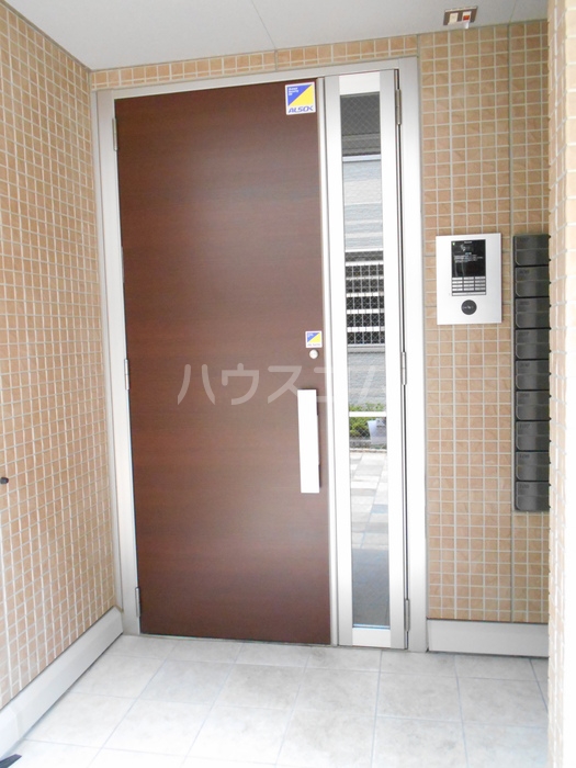17/27 エントランス