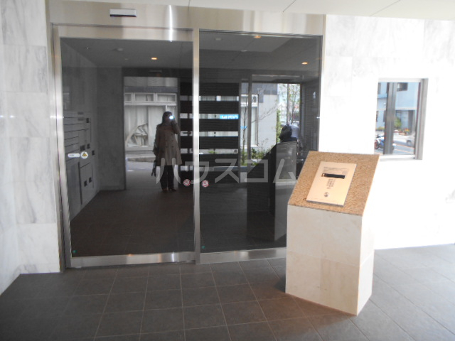 20/26 エントランス