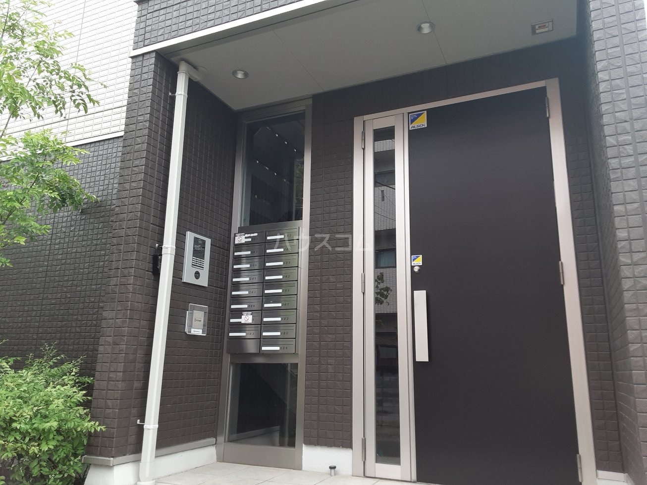 18/20 エントランス