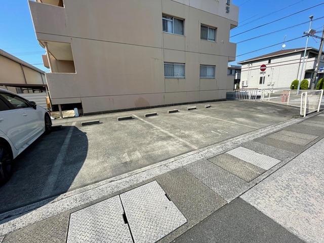 22/30 駐車場