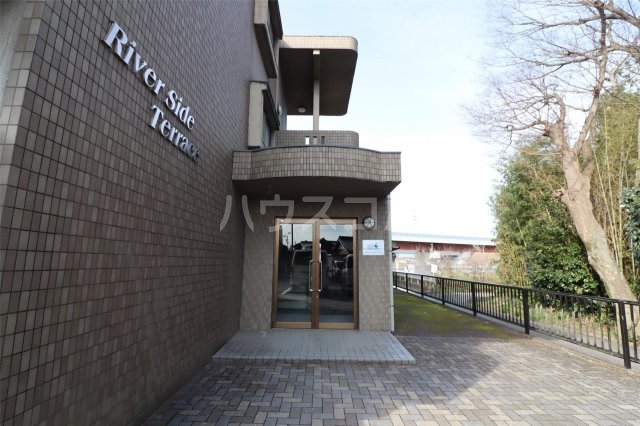 14/16 エントランス