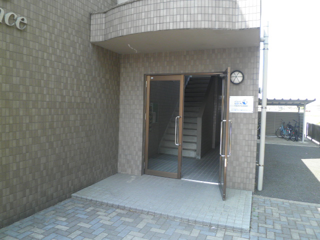 15/17 エントランス