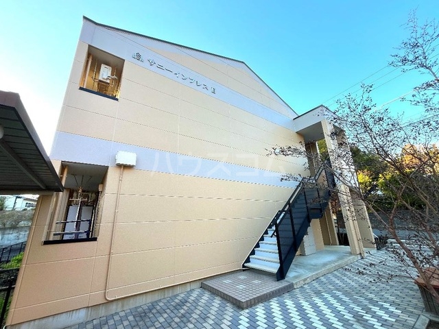 23/25 エントランス