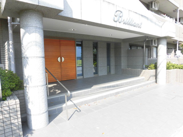 15/26 エントランス