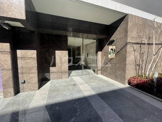 25/30 エントランス