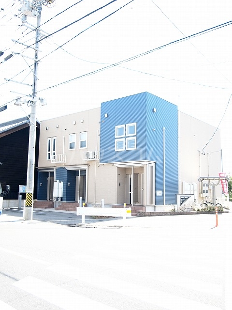 13/22 エントランス