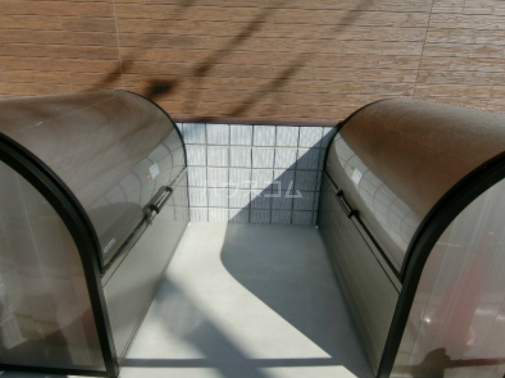 21/27 エントランス