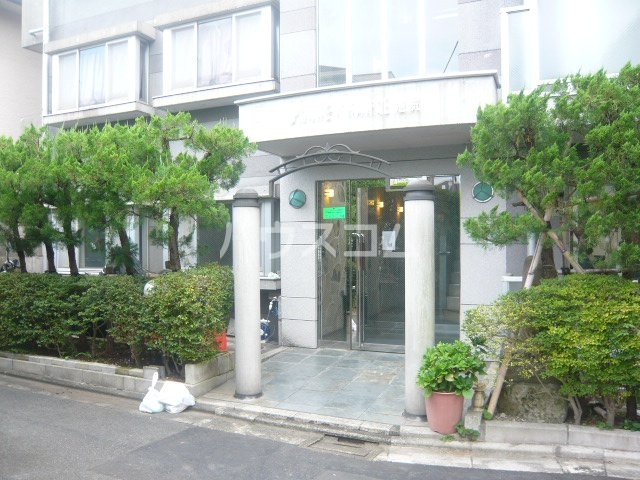 20/29 エントランス