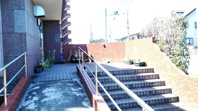 15/17 エントランス