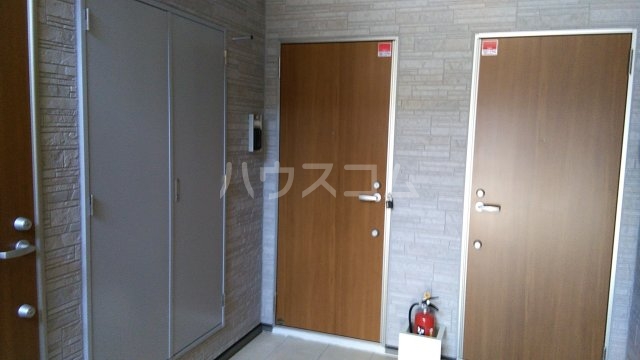 18/29 エントランス