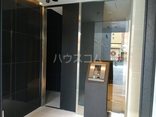 21/27 エントランス