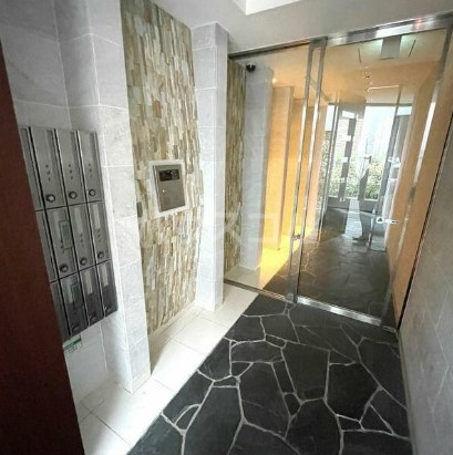 19/29 エントランス