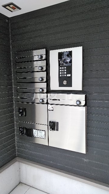 21/27 エントランス