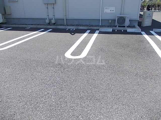 14/20 駐車場