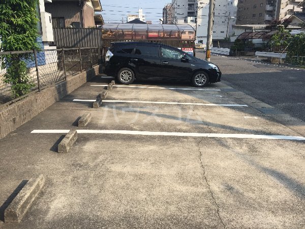 19/27 駐車場