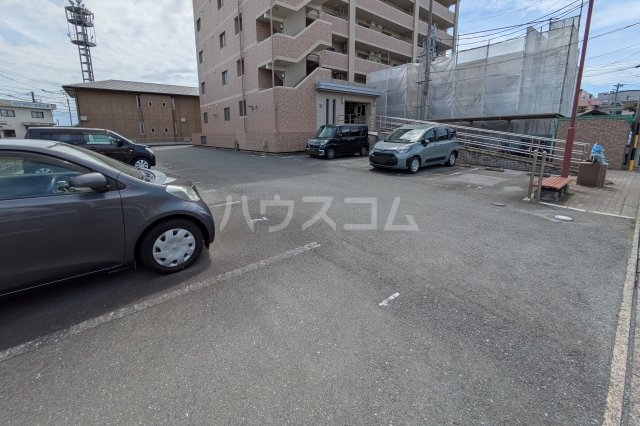 2/6 駐車場