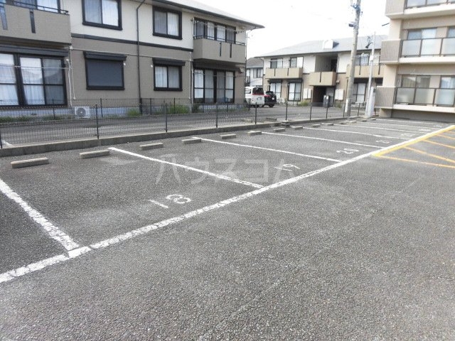 25/30 駐車場