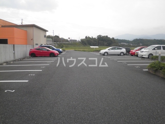22/30 駐車場