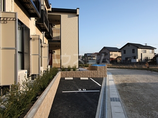 16/18 エントランス