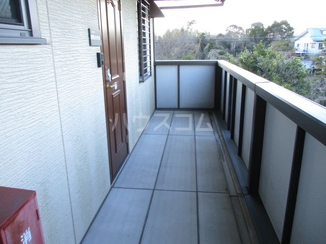 28/30 エントランス