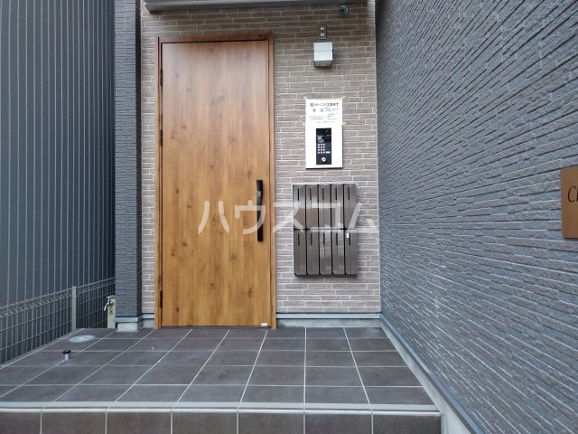 21/30 エントランス