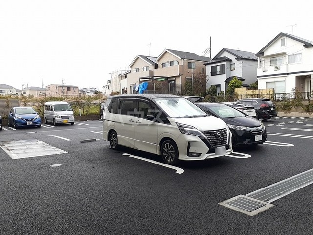23/30 駐車場