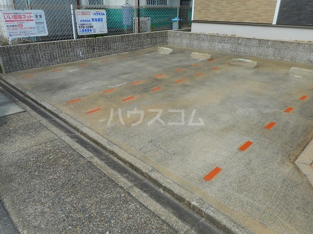 22/30 駐車場