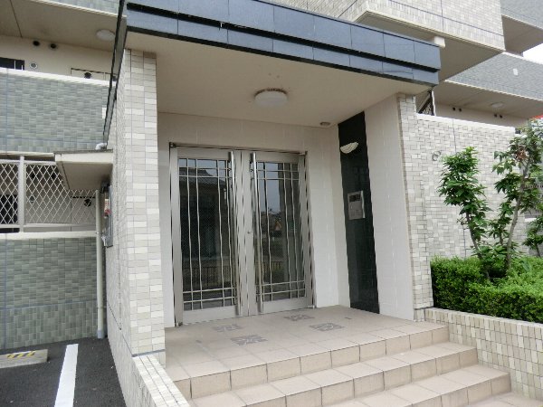 20/30 エントランス