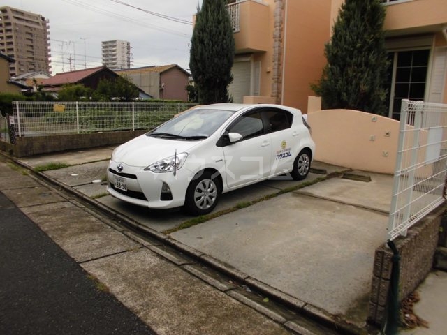 24/25 駐車場
