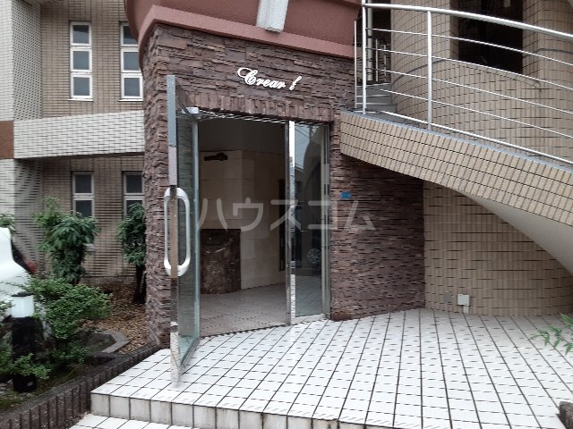 23/25 エントランス