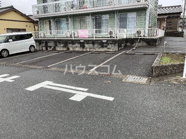 22/28 駐車場