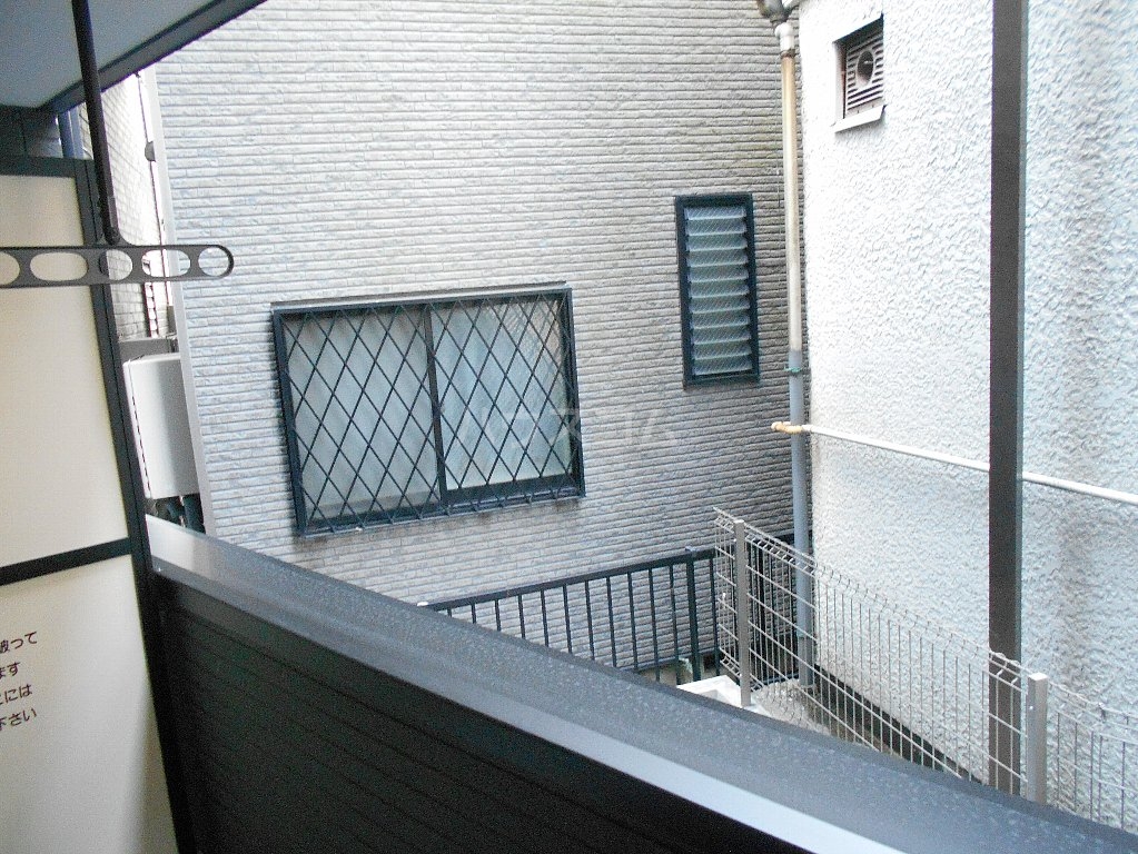 13/30 バルコニー