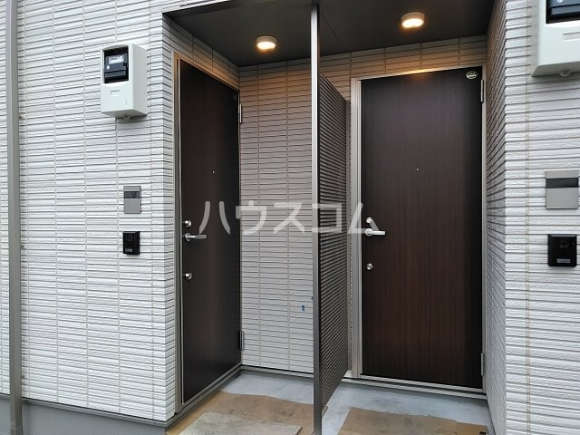 20/23 エントランス