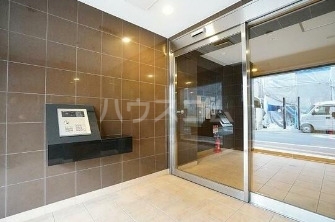 14/23 エントランス