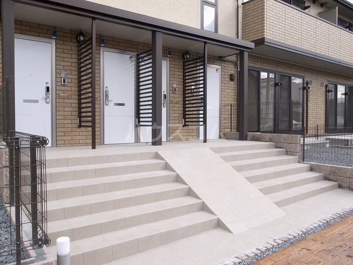 15/19 エントランス