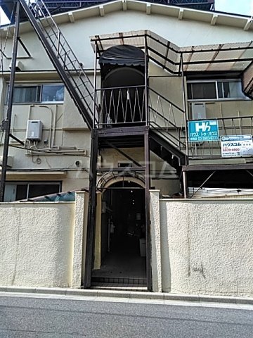 23/24 エントランス