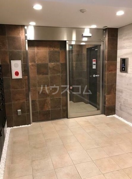 15/17 エントランス