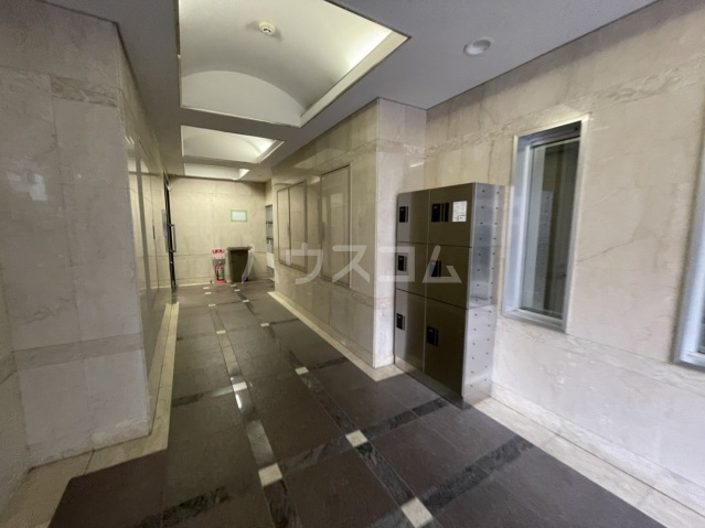 14/20 エントランス