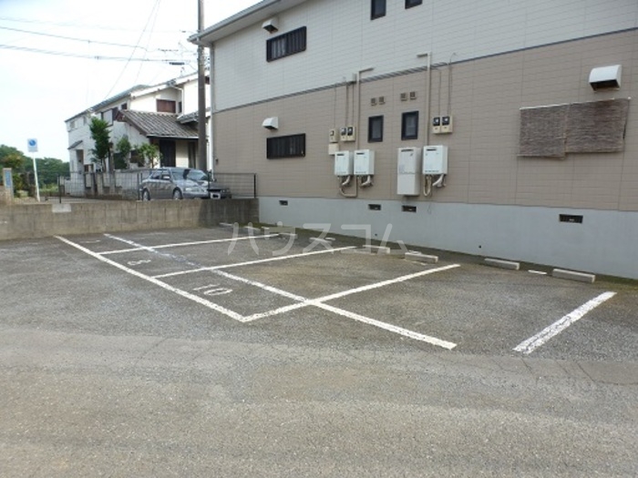 23/25 駐車場