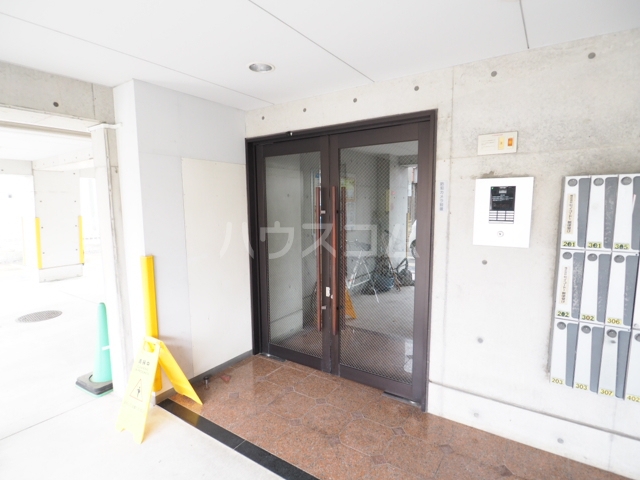 22/30 エントランス