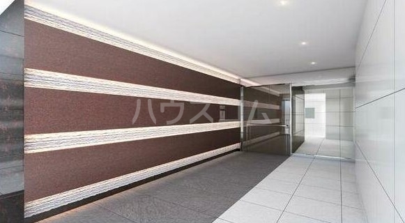 13/19 エントランス