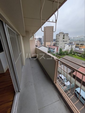 18/28 バルコニー