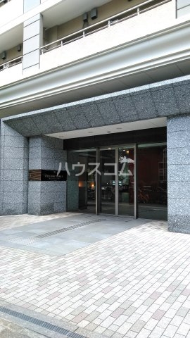 27/30 エントランス