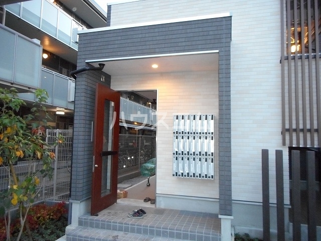 20/30 エントランス