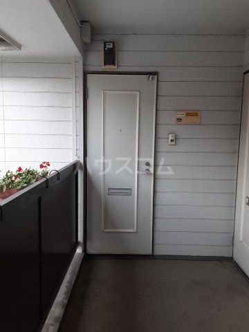 20/26 エントランス