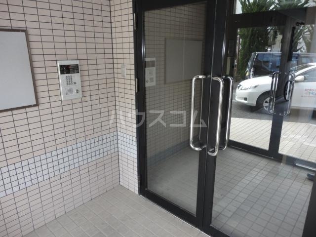 19/23 エントランス