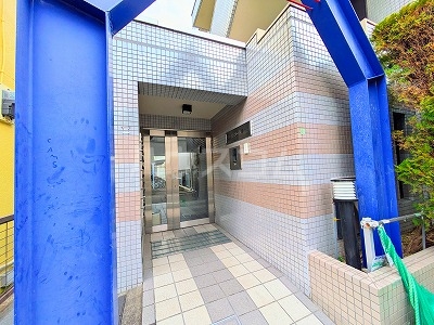 21/26 エントランス